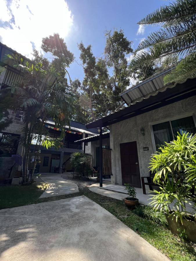 Aonang Third Place Hometel Ao Nang Екстер'єр фото