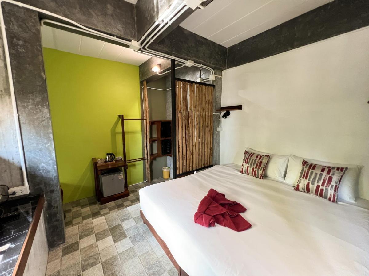 Aonang Third Place Hometel Ao Nang Екстер'єр фото