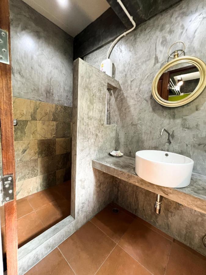 Aonang Third Place Hometel Ao Nang Екстер'єр фото