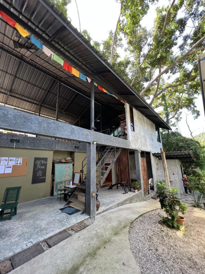 Aonang Third Place Hometel Ao Nang Екстер'єр фото