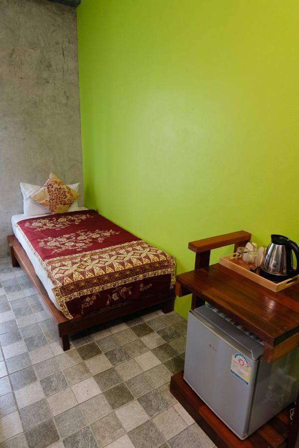 Aonang Third Place Hometel Ao Nang Екстер'єр фото