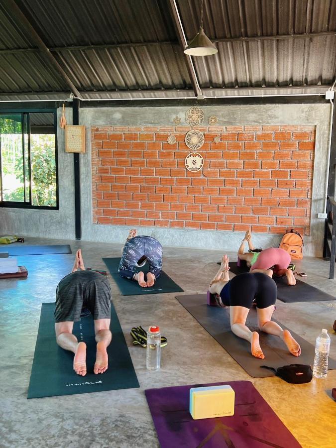 Aonang Third Place Hometel Ao Nang Екстер'єр фото